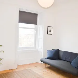 Modern 1 Bedroom Flat In The Heart Of Edimburgo