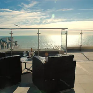 green-diamond-by-creatick-apartments.brighton-hotels-england.com/